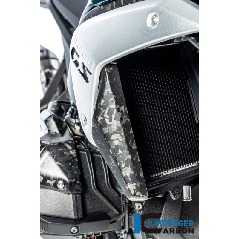 Habillage de sortie d'air droit carbone pour R 1300 GS