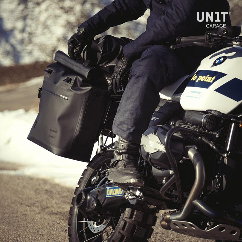 Khali TPU side panniers, 35L–45L, with lockable mounts and brackets for the F 900GS ADV – L'atelier Bleu Motostore