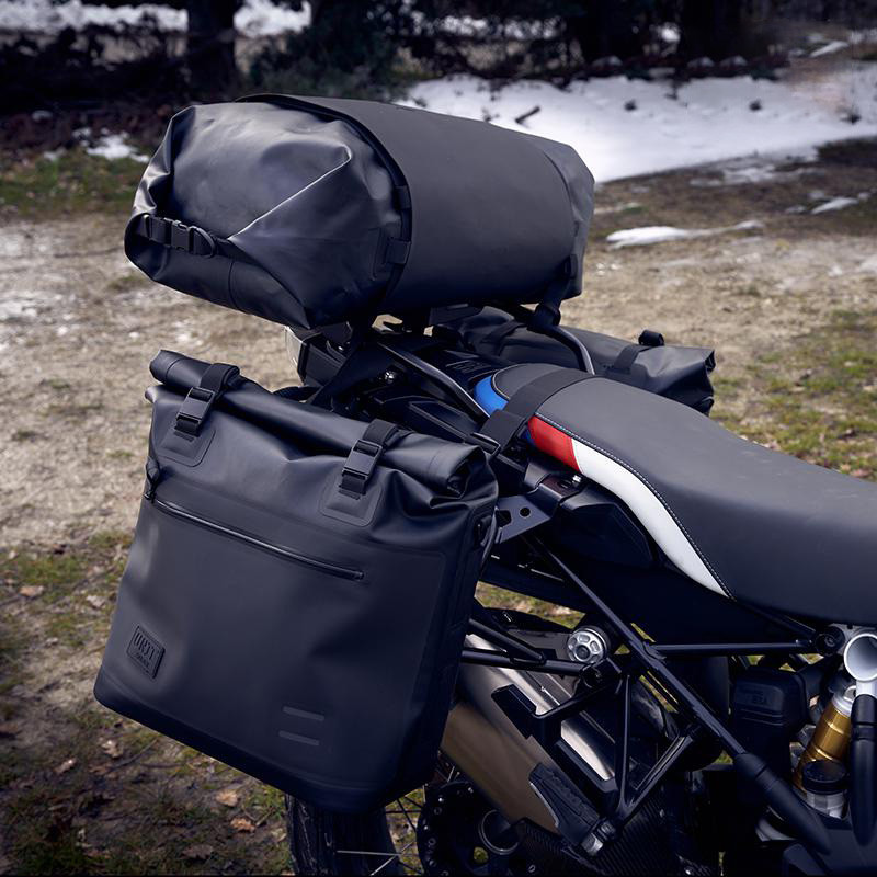Khali TPU side panniers, 35L–45L + lockable mounts + mounts for the F 900GS – L'atelier Bleu Motostore