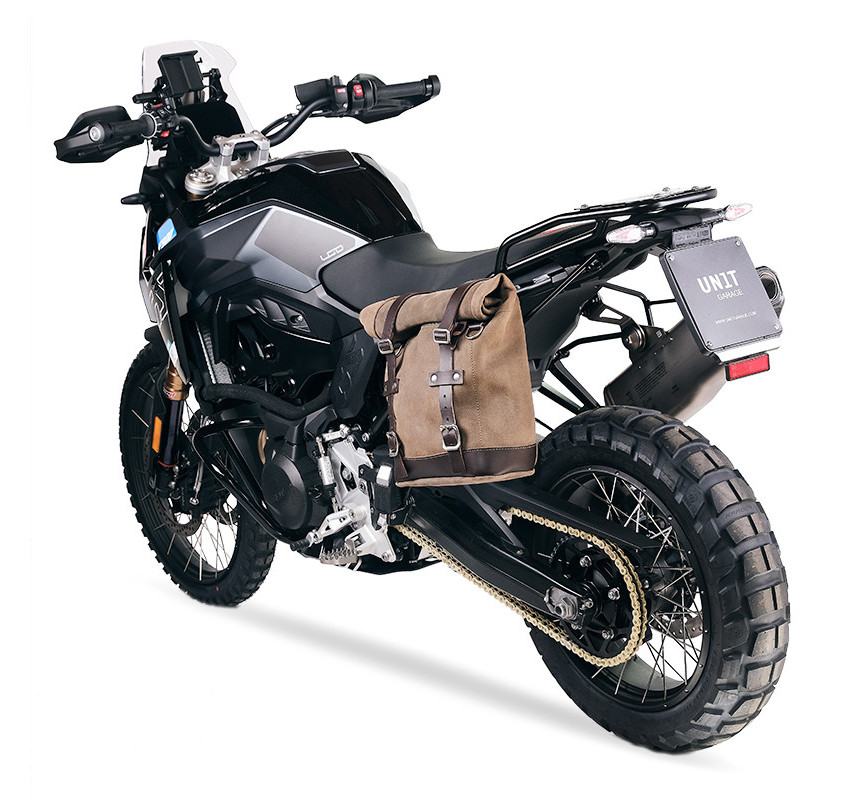 Sacoche latérale en daim 10L-14L + support gauche pour F 900GS - L'atelier Bleu Motostore