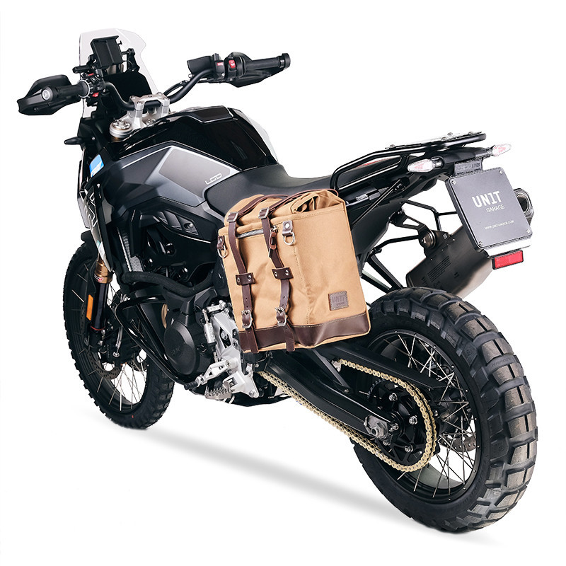 22L–30L canvas side pannier + left-hand mount for the F 900GS – L'atelier Bleu Motostore