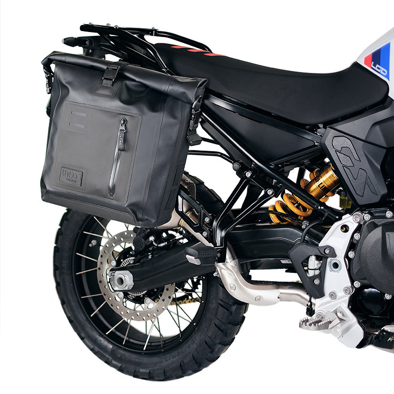 Sacoche latérale Khali en TPU 20L-26L + support droit pour F 900GS - L'atelier Bleu Motostore