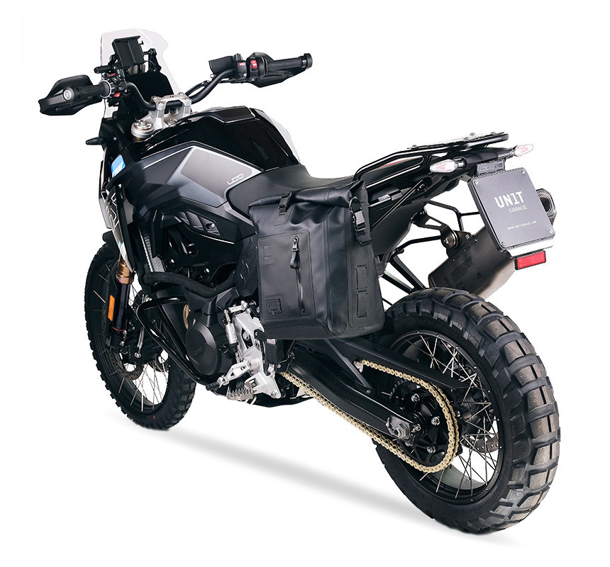 Sacoche latérale Khali en TPU 20L-26L + support gauche pour F 900GS - L'atelier Bleu Motostore