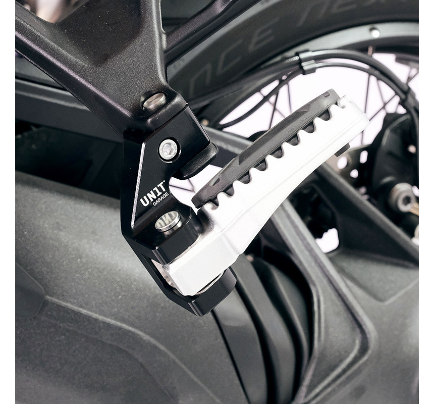 Kit confort repose-pieds passager pour R 12 - L'atelier Bleu Motostore