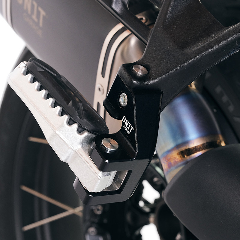 Kit confort repose-pieds passager pour R 1300GS/GSA - L'atelier Bleu Motostore