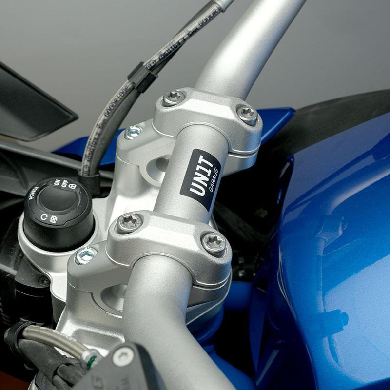Réhausseurs de guidon déporté pour R 1200GS/GSA et R 1250GS/GSA - L'atelier Bleu Motostore