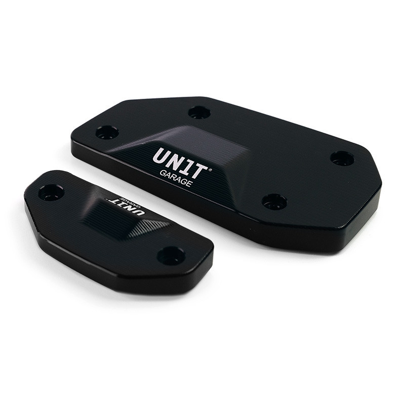 Brake and clutch master cylinder cover for the R 1300GS/GSA – L'atelier Bleu Motostore