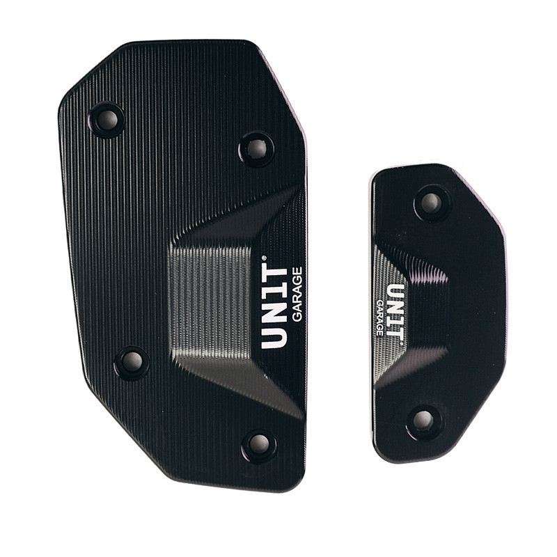 Brake and clutch master cylinder cover for the R 1300GS/GSA – L'atelier Bleu Motostore