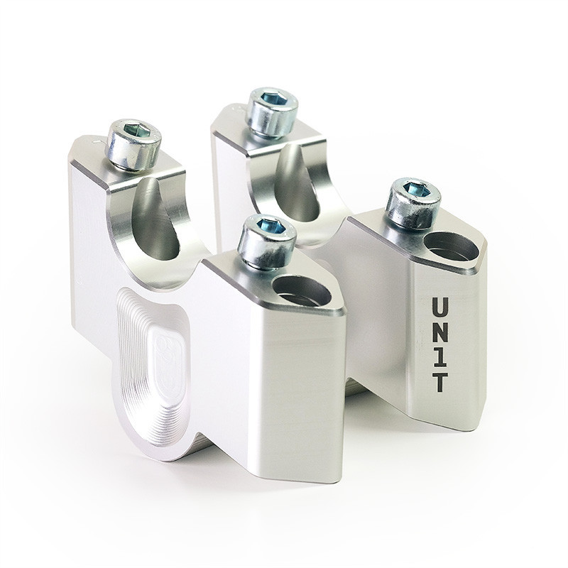 Straight handlebar risers for the R 1300GS/GSA – L'atelier Bleu Motostore