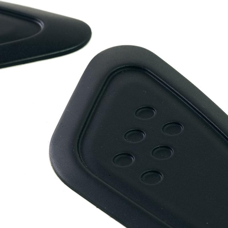 Side tank guards for the R 18 – L'atelier Bleu Motostore