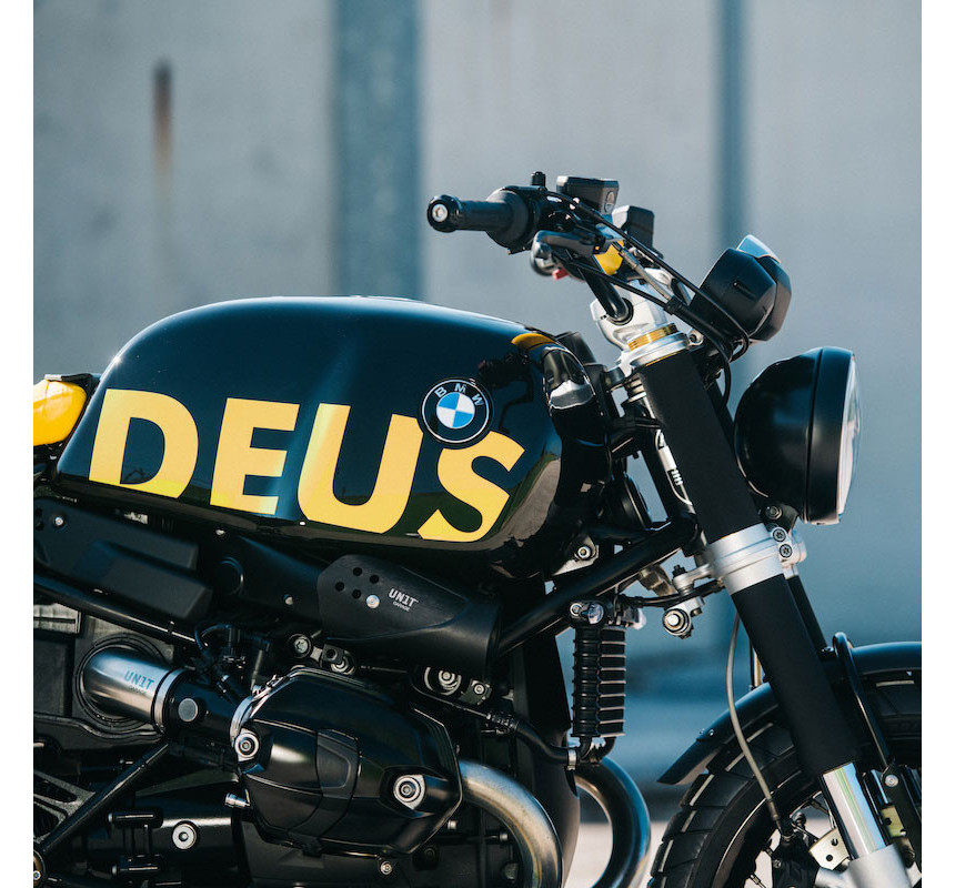 Deus Street fuel tank kit in black for the R nineT – L'atelier Bleu Motostore