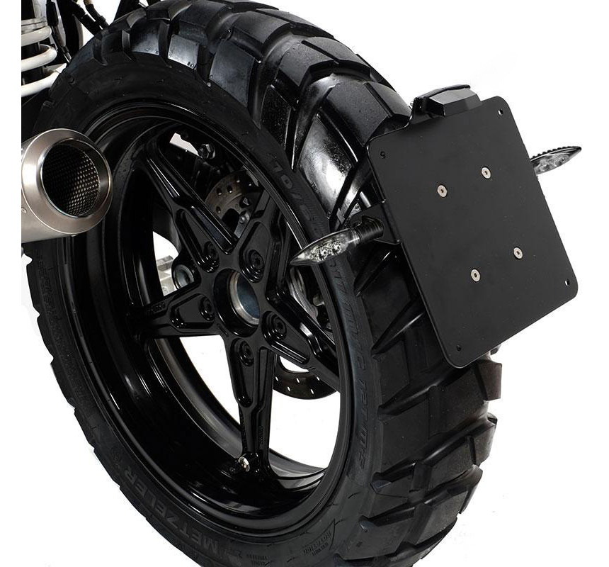 Low-profile number plate holder for the R nineT – L'atelier Bleu Motostore