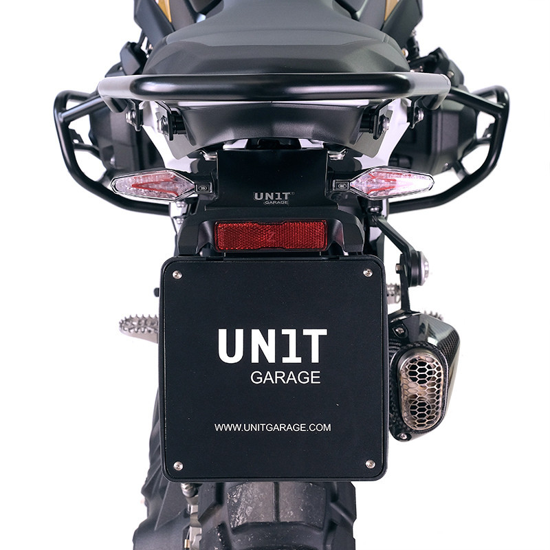 High-mounted number plate holder for the R 1300GS – L'atelier Bleu Motostore