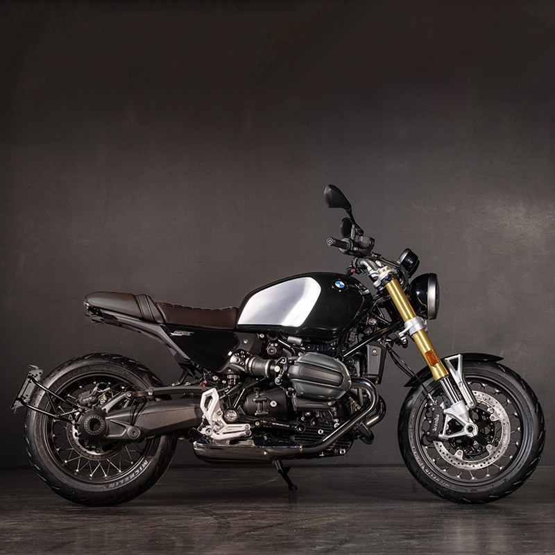 Low-profile number plate holder for the R 12 nineT – L'atelier Bleu Motostore