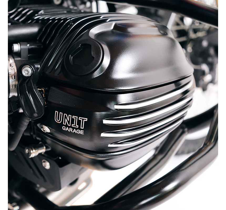 Black ignition coil cover for the R 12 – L'atelier Bleu Motostore