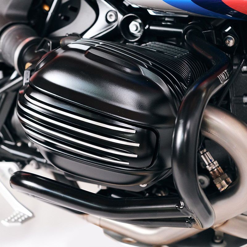 Black ignition coil cover for the R 12 – L'atelier Bleu Motostore