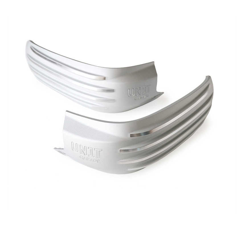 Silver ignition coil cover for the R 12 – L'atelier Bleu Motostore
