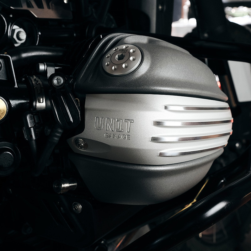  Couvercle de bobines d'allumage argent pour R 12 - L'atelier Bleu Motostore
