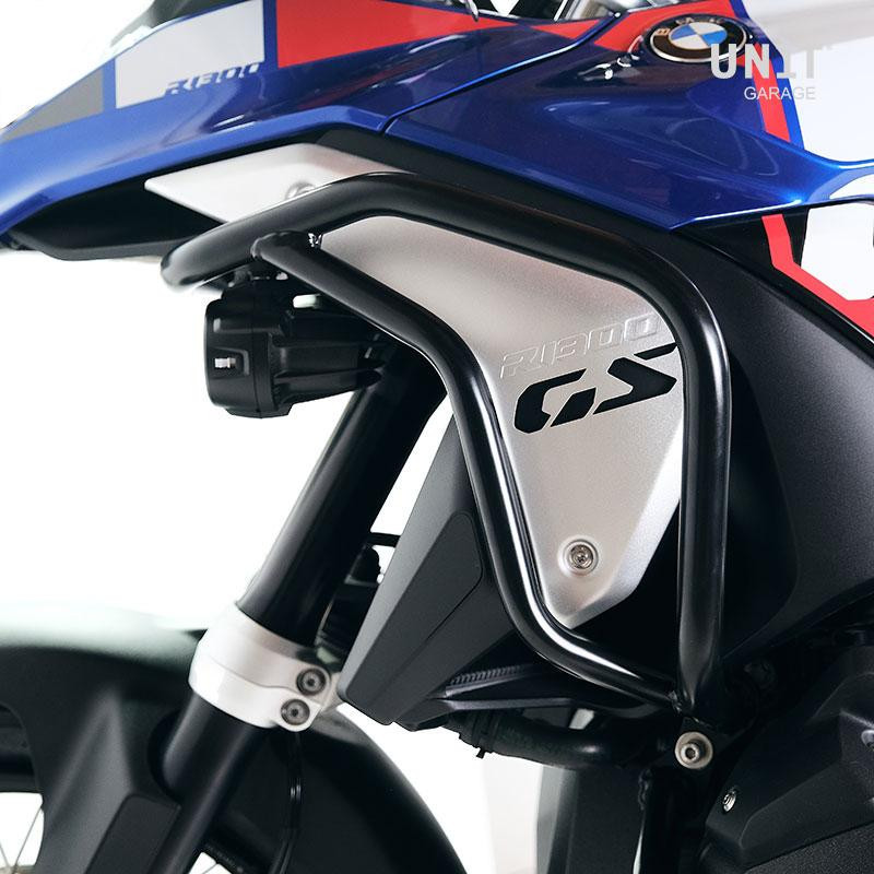 Black Heavy Duty tank guards for the R 1300GS – L'atelier Bleu Motostore