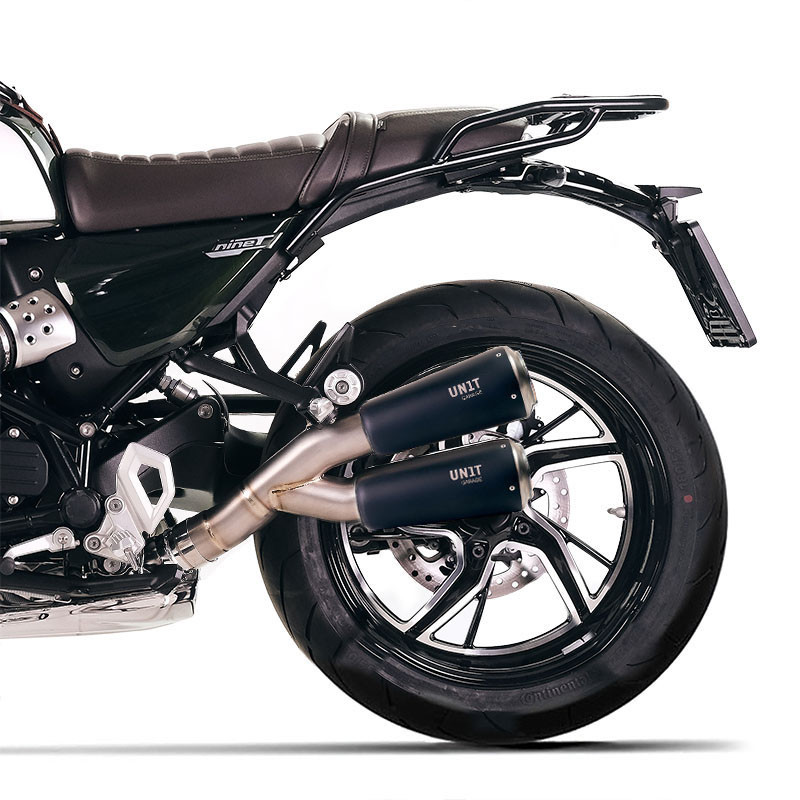 Twin low-mounted titanium exhaust silencers for the R 12 nineT – Black Titanium – L'atelier Bleu Motostore