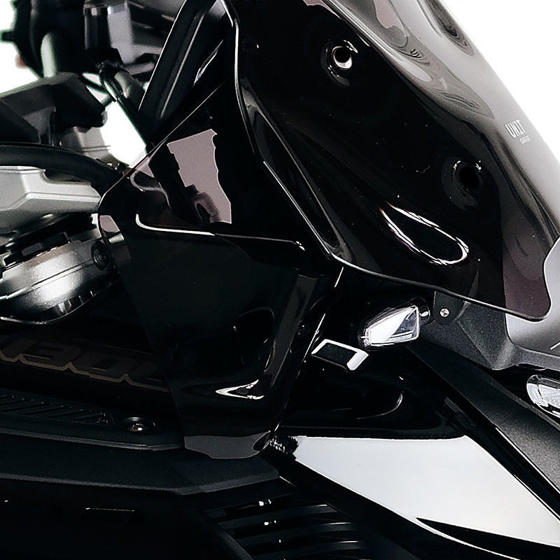 Side deflectors for the R 1300GS ADV – L'atelier Bleu Motostore