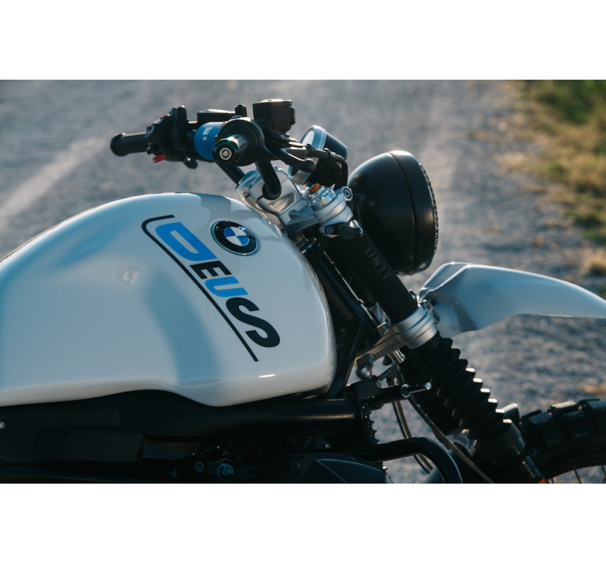 Origin Deus Enduro White Kit for the R nineT – L'atelier Bleu Motostore