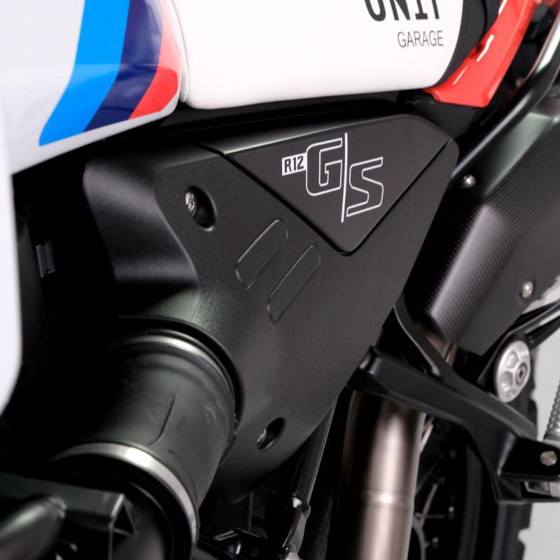 Genuine black side covers for the R 12 G/S – L'atelier Bleu Motostore