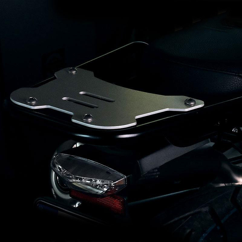  Support top case avec plaque de fixation pour R nineT (noir) - L'atelier Bleu Motostore