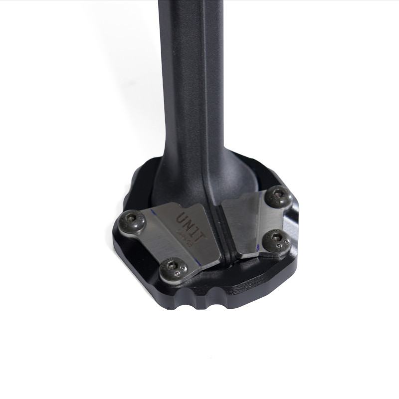 Side stand extension for the F 450 GS – L'atelier Bleu Motostore