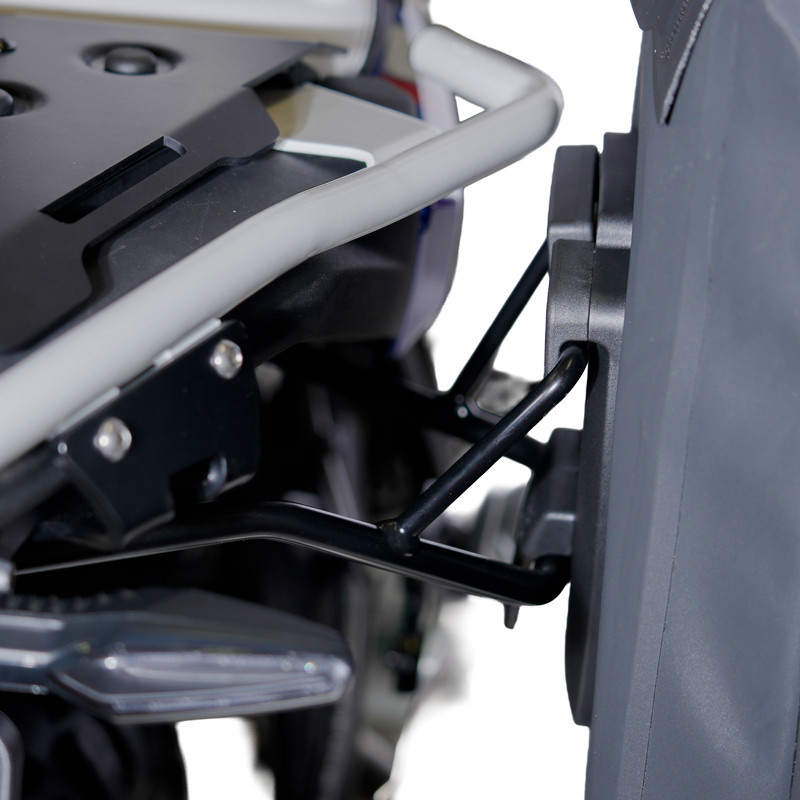 Khali TPU side pannier, 20L–26L, with right-hand mount for the F 450 GS – L'atelier Bleu Motostore