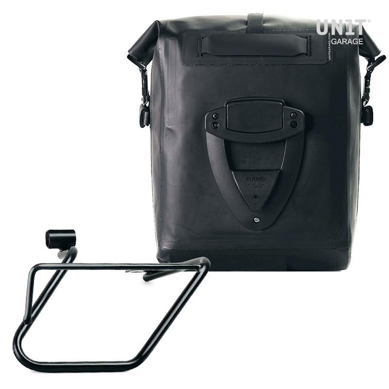 Sacoche latérale Khali en TPU 20L-26L + support droit pour CE 04
