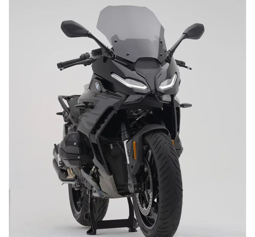 Raised wind deflector for the R 1300 RS