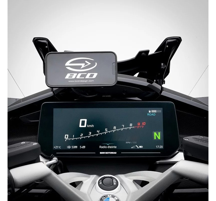 QuadLock Stage 2 mobile phone holder for the K 1600 GT