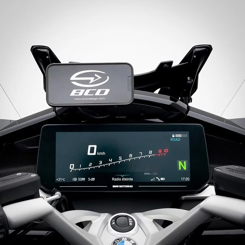 QuadLock Stage 2 mobile phone holder for the K 1600 GT